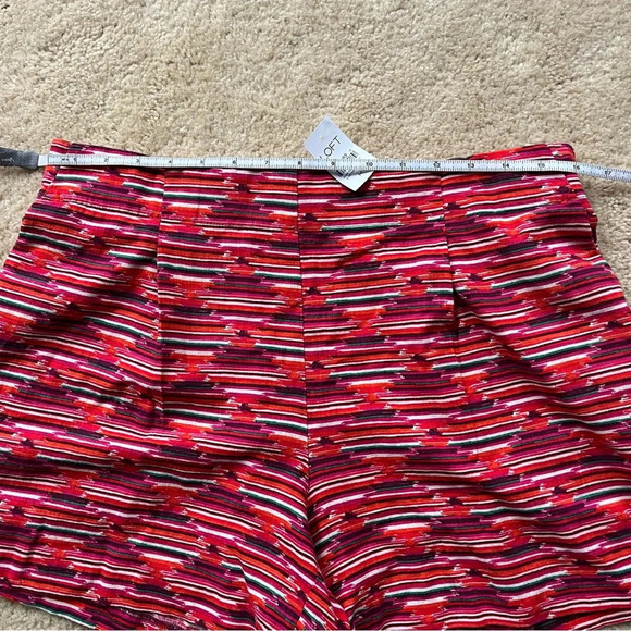 NWT Loft Women’s Pleated Pull On Ikat Shorts - Size M - Linen/Rayon Blend - Picture 10 of 12